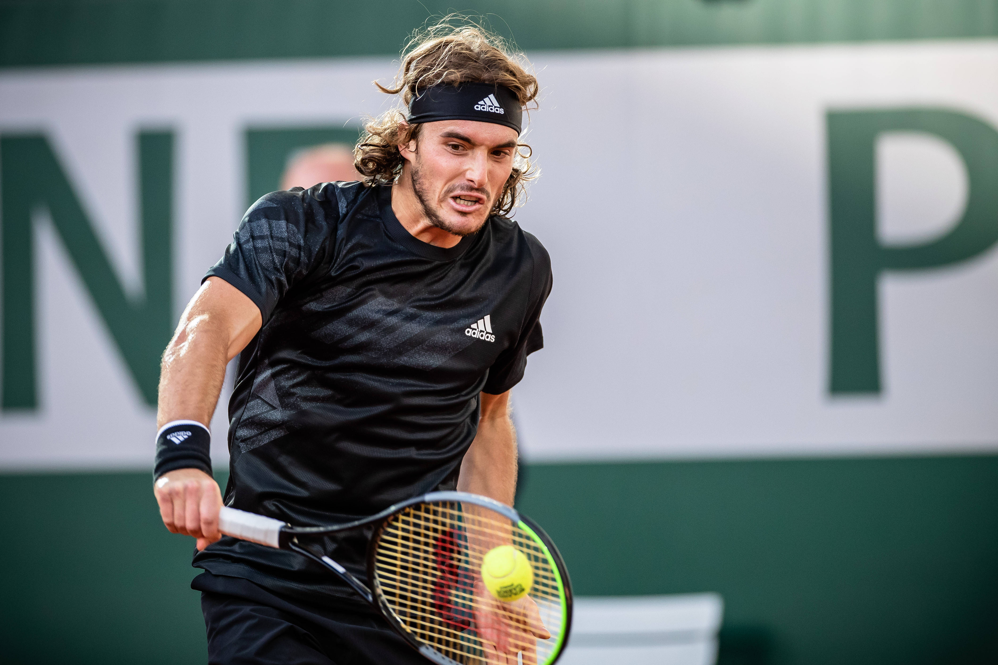 美国网球队逆转世界网球队，西西帕斯打破历史纪录