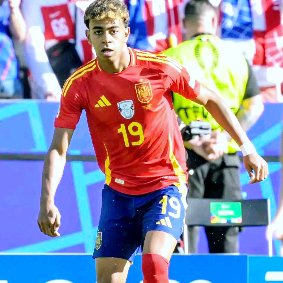 开云体育官网-西班牙击败克罗地亚，赢得小组头名