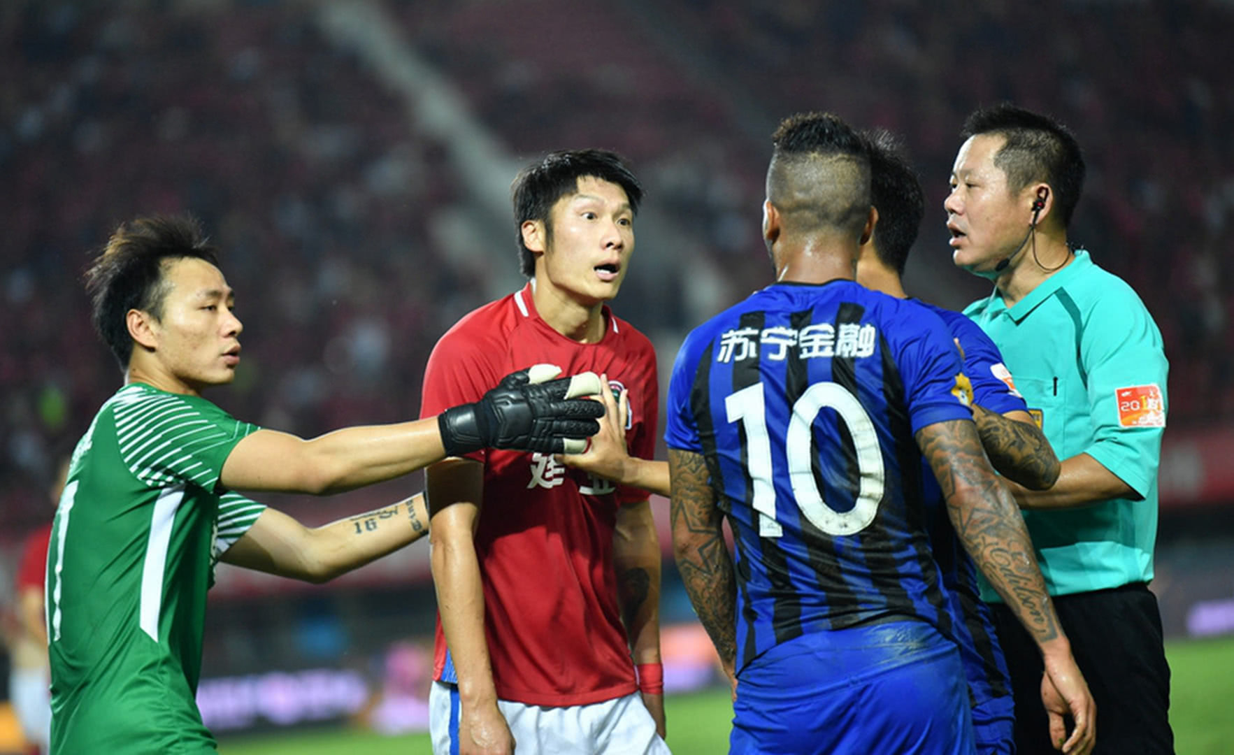 开云体育中国-苏宁夺冠希望渺茫，球迷心灰意冷