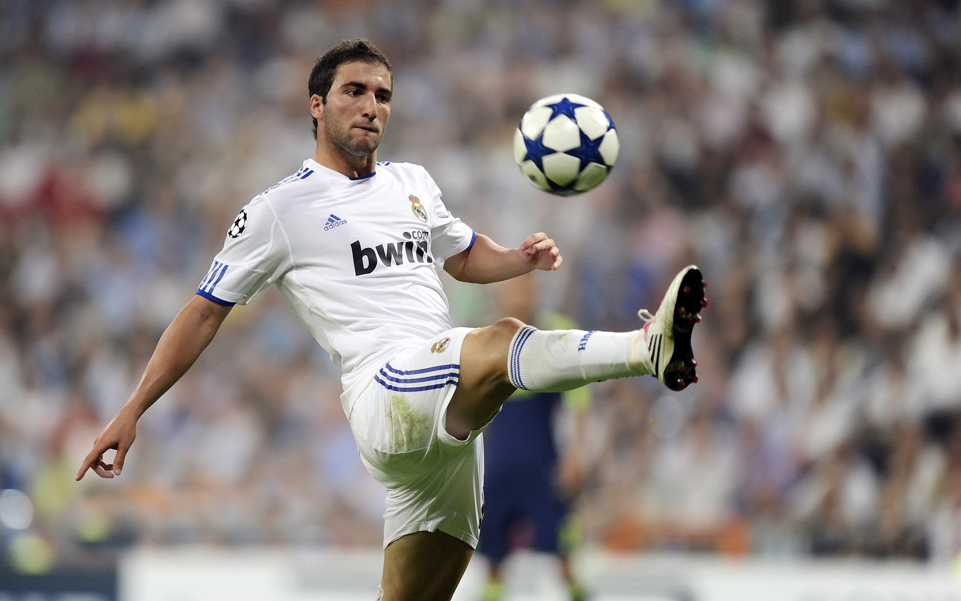 智利稳稳拿下秘鲁,德里赫特在焦点战证明自己