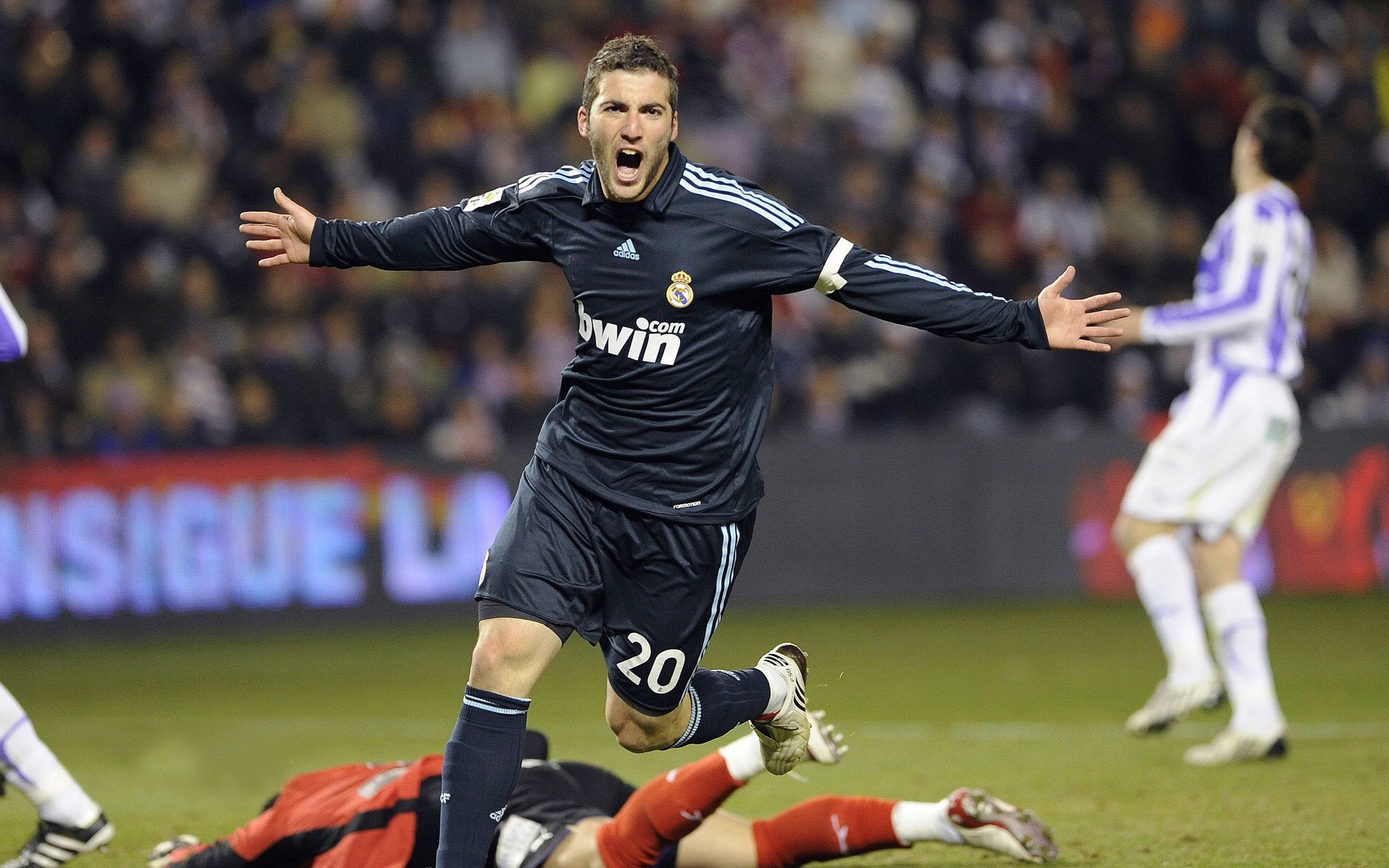 开云下载-蒂亚戈爆发点燃美国争冠战，关键胜利力克玻利维亚的背后